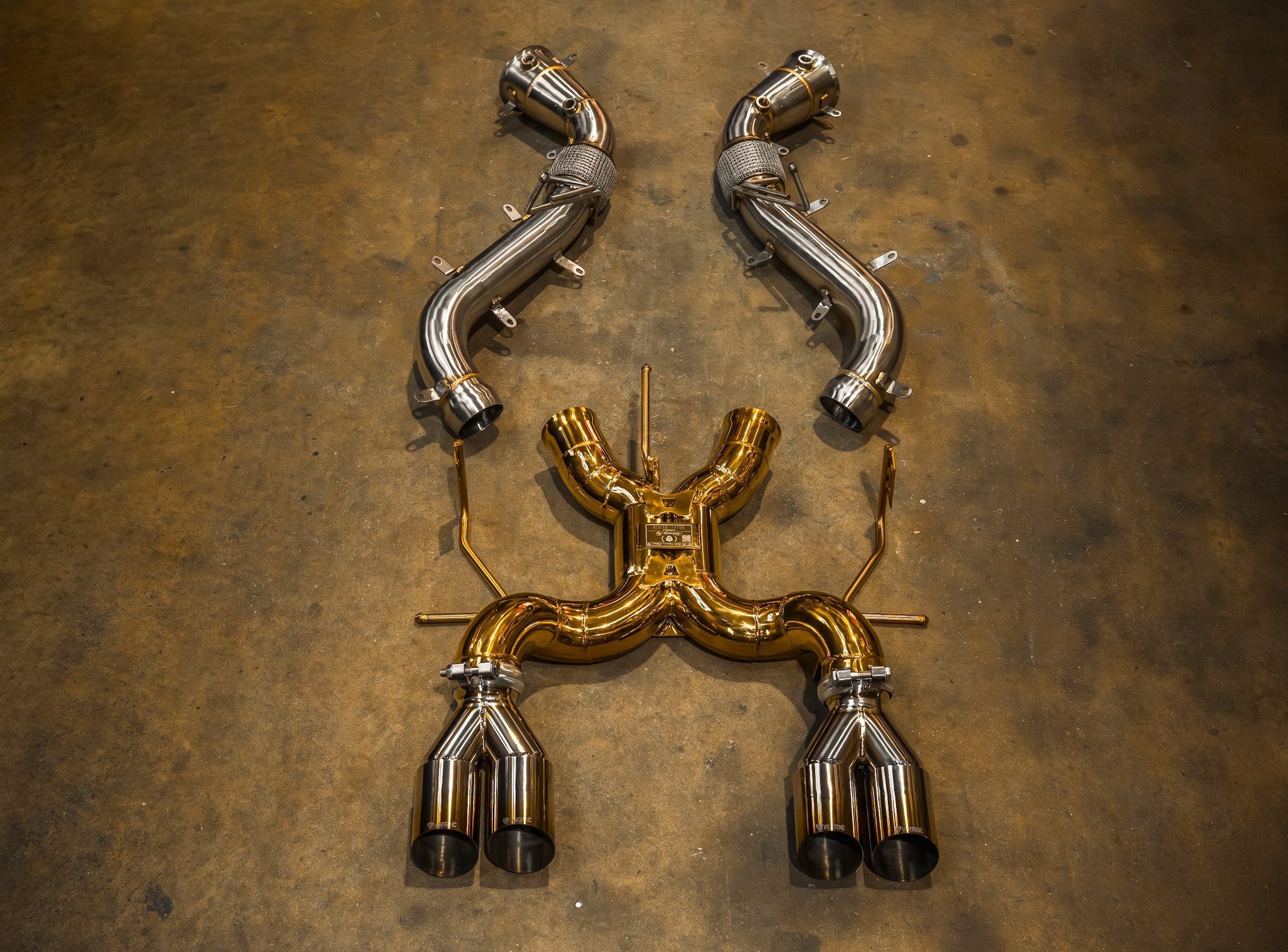 Valvetronic Designs F1 Exhaust McLaren 650S / MP4-12C manufacturer gallery: rear four-outlet assembly shown below two separate front pipes