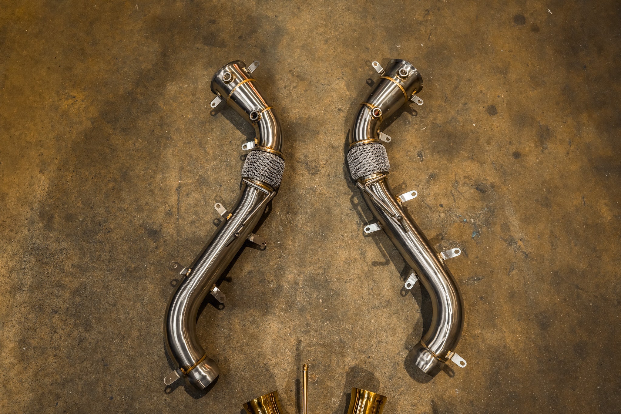 Valvetronic Designs F1 Exhaust McLaren 650S / MP4-12C manufacturer gallery: two separate curved front pipes with sensor ports