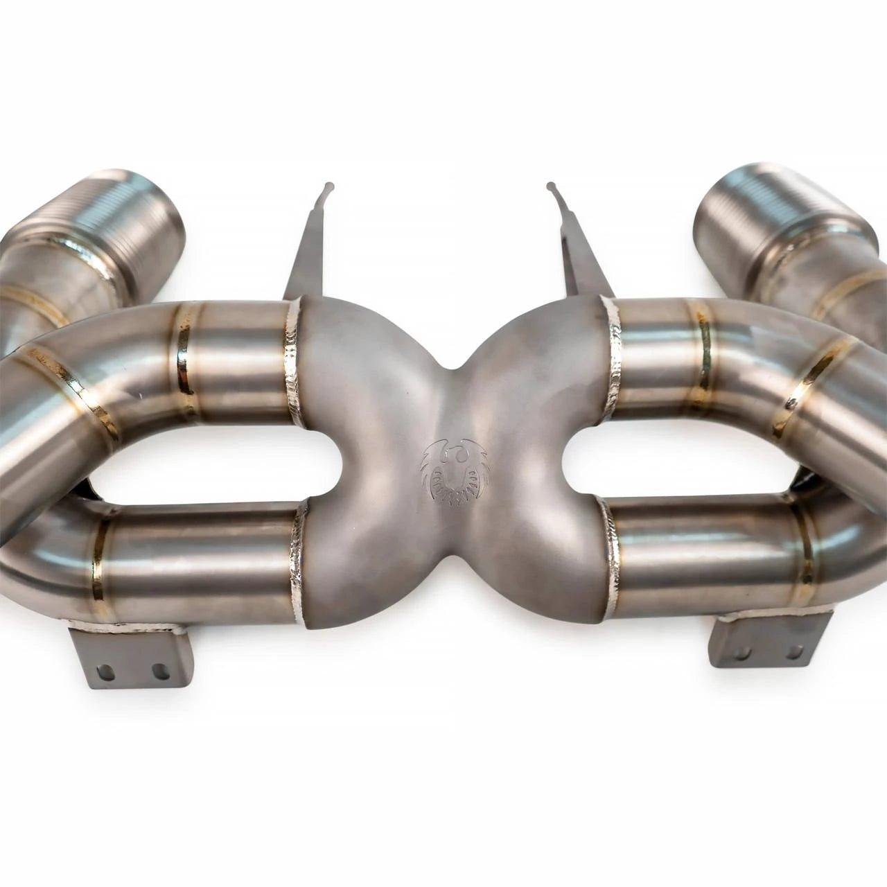 Close-up of the titanium crossover on the 720S Supreme X-pipe