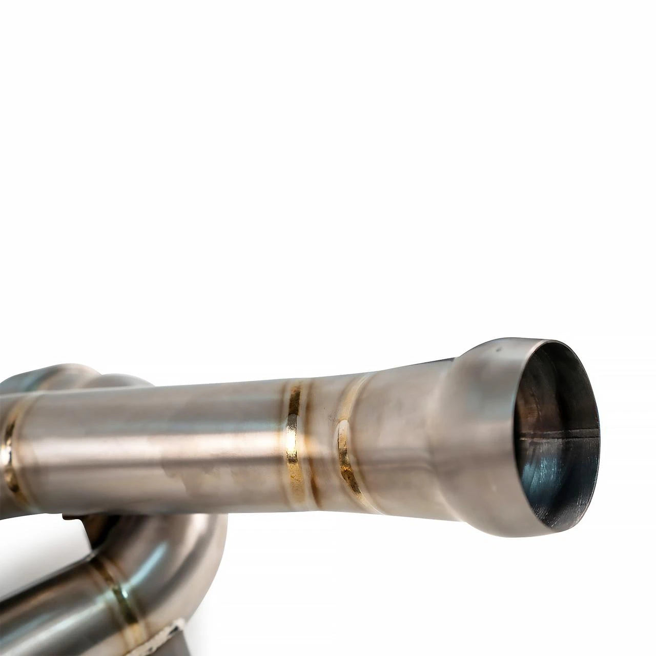 Plain titanium tip on the Fabspeed 720S Supreme X-pipe