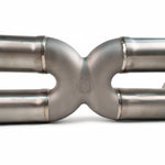 Close-up of the titanium X-junction on the F8 Tributo X-pipe