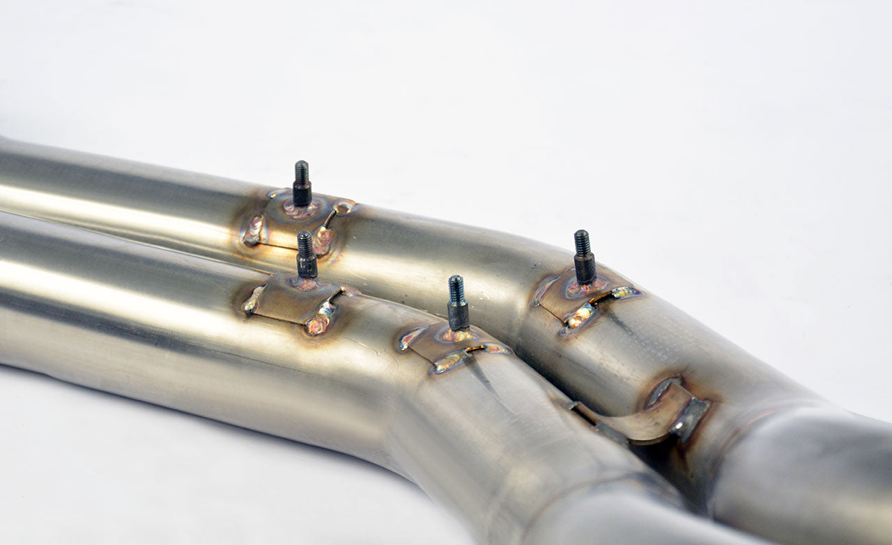 close side view of Supersprint Centre exhaust Twin Pipe - Non-Resonated for BMW E46 M3 3.2i Coupé/Cabrio 2001-2006 (Ø63,5mm - Dual Pipe) with white background
