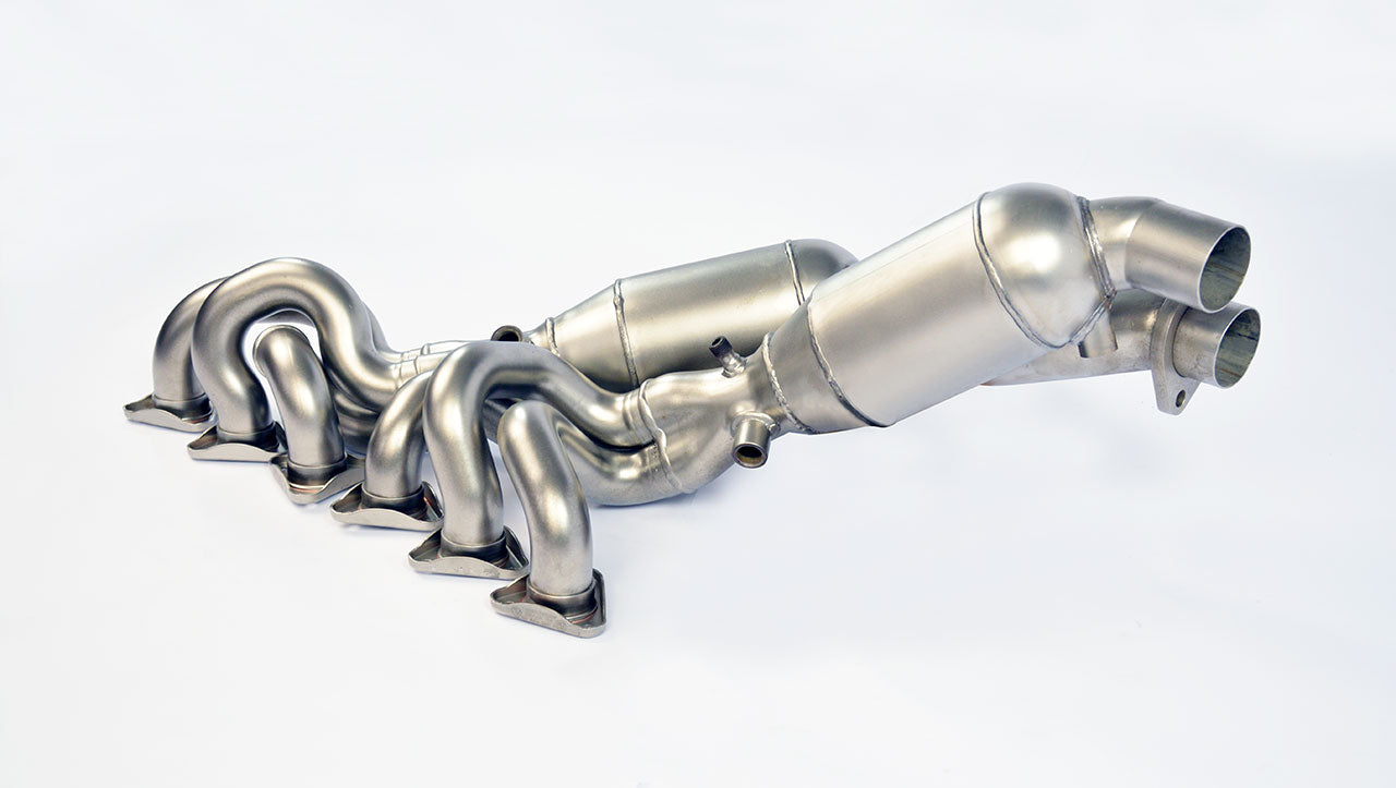 wide side view of Supersprint Metallic catalytic converter HJS, 100CPSI kit for OEM headers (Weld on connection) for BMW E46 M3 3.2i Coupé/Cabrio 2001-2006 (USA Model Ø60mm - Single Pipe) with white background