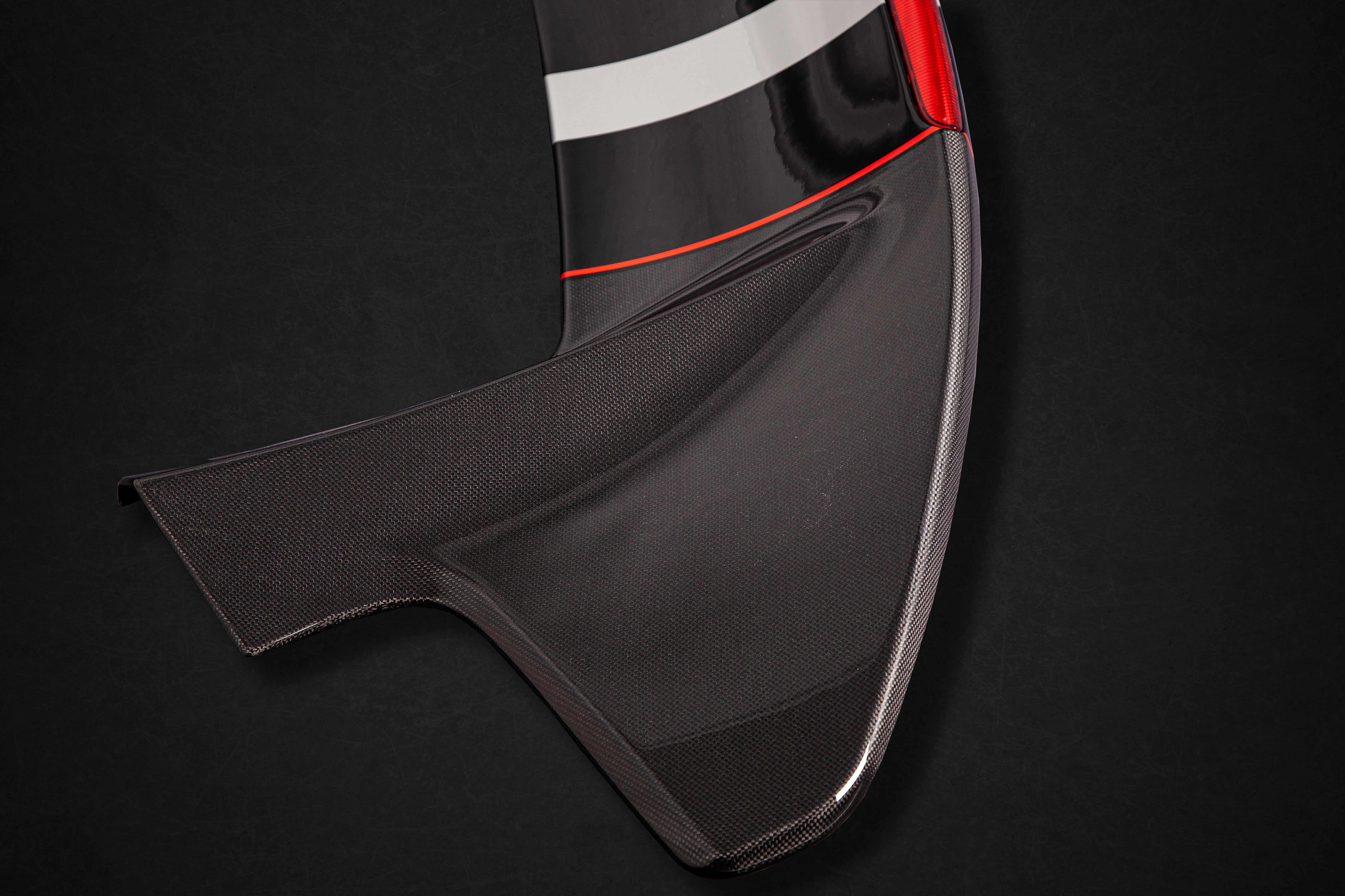 Capristo 488 Pista rear wing endplate, gloss carbon weave