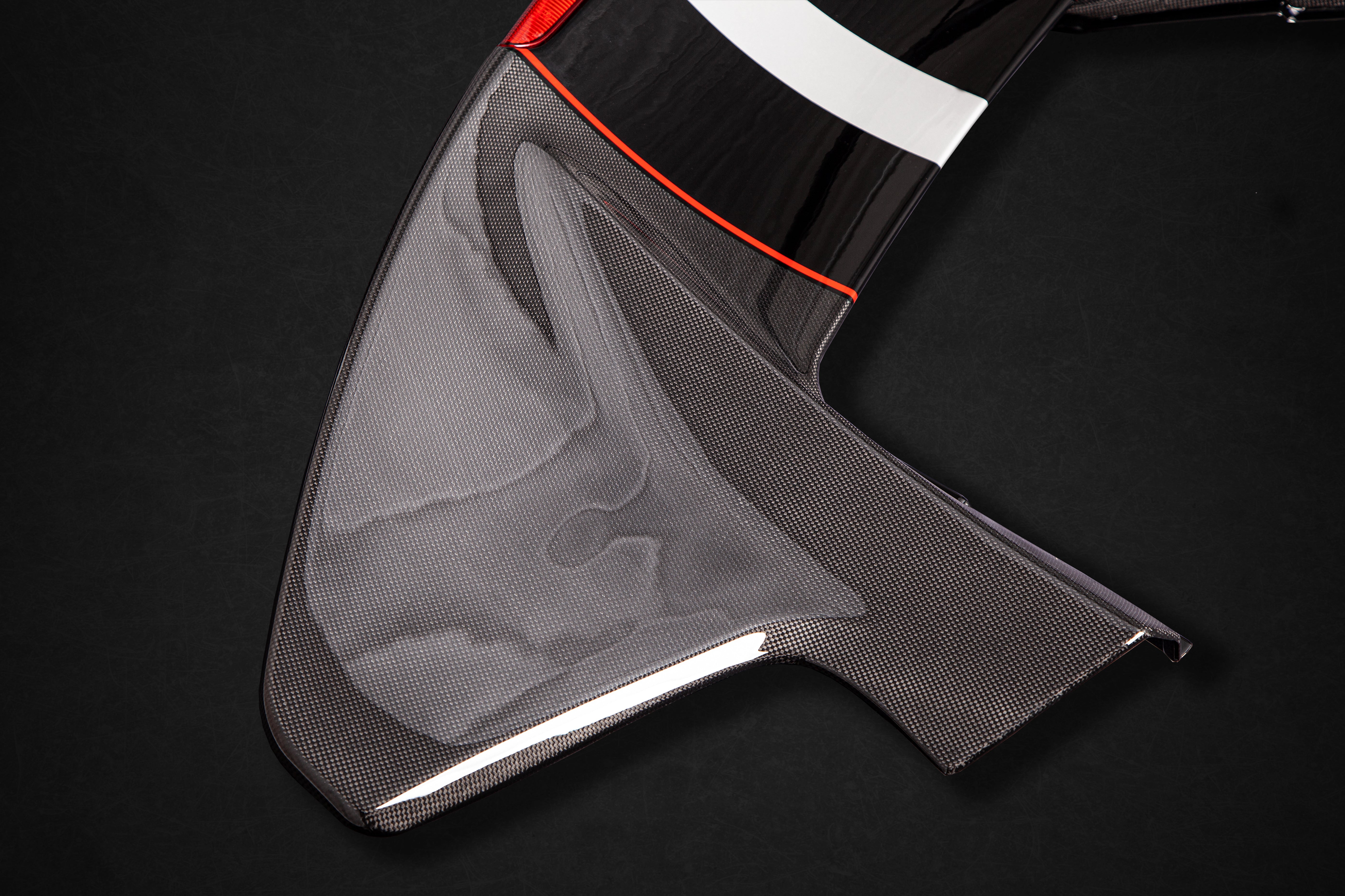 Capristo carbon wing for Ferrari 488 Pista, curved endplate detail