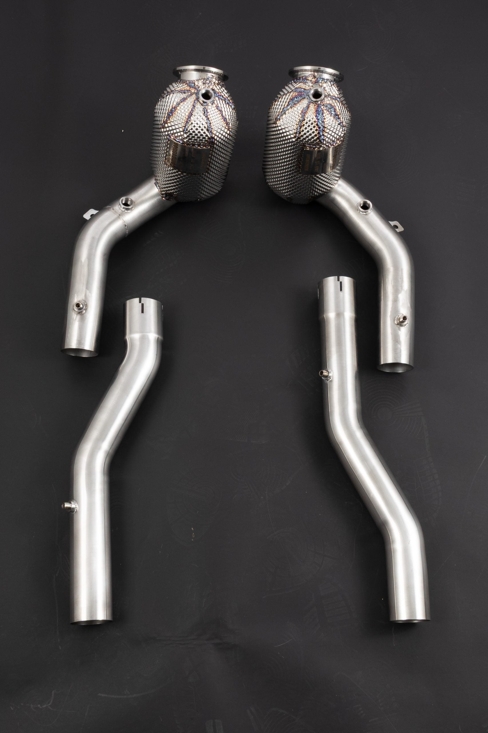 Capristo Roma downpipe set arranged left and right with straight pipes