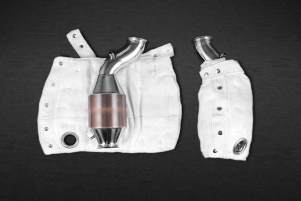 wide view of Capristo Sports Cats 250 Cell (with Heat Blankets) for Lamborghini Gallardo Superleggera 2007-2008 with black background