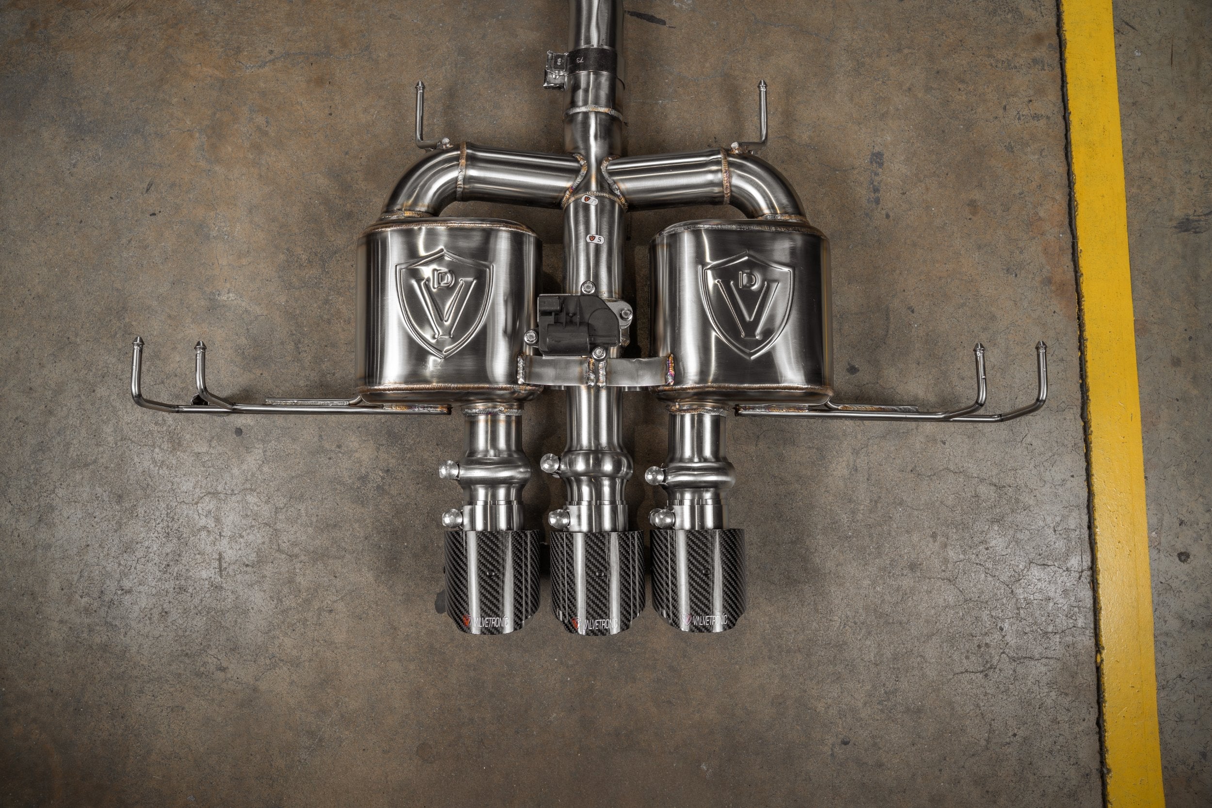 Valvetronic Designs Valved Exhaust Civic Type R / Integra Type S manufacturer gallery: rear mufflers and three tips viewed overhead