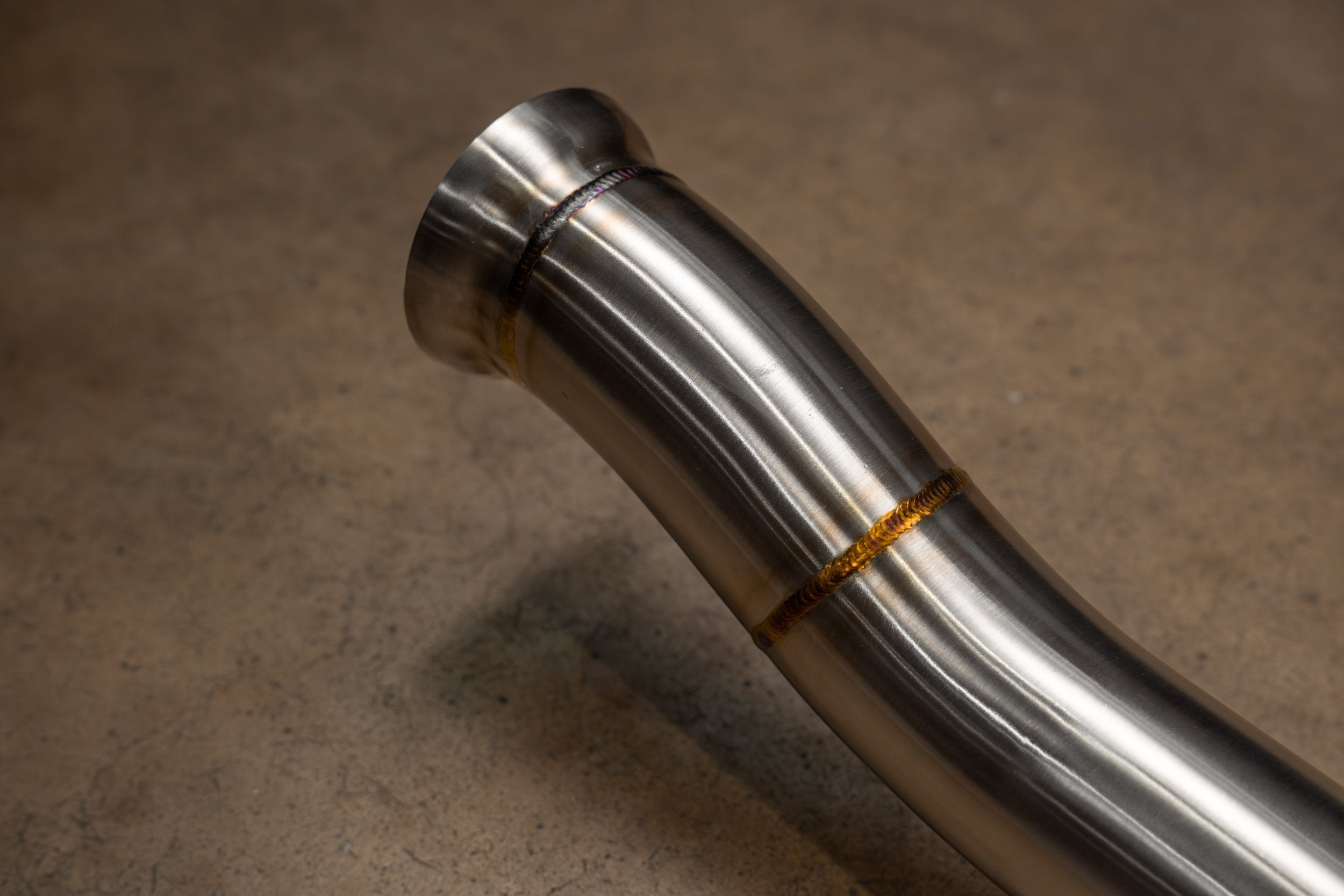 Valvetronic Designs Blackbear Exhaust Jeep Wrangler JL / JLU manufacturer gallery: polished flared pipe connection close-up