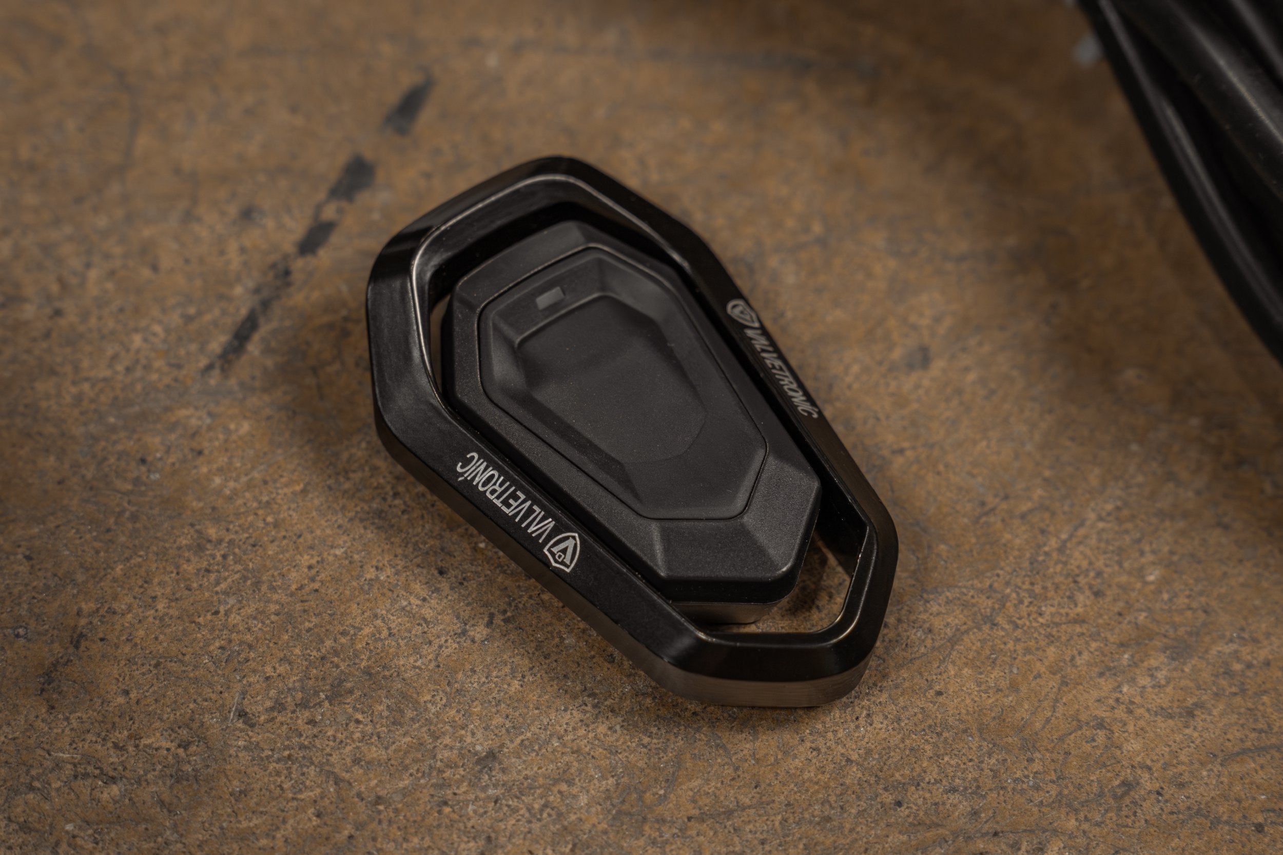 Valvetronic Designs Blackbear Exhaust Jeep Wrangler JL / JLU manufacturer gallery: black handheld valve remote