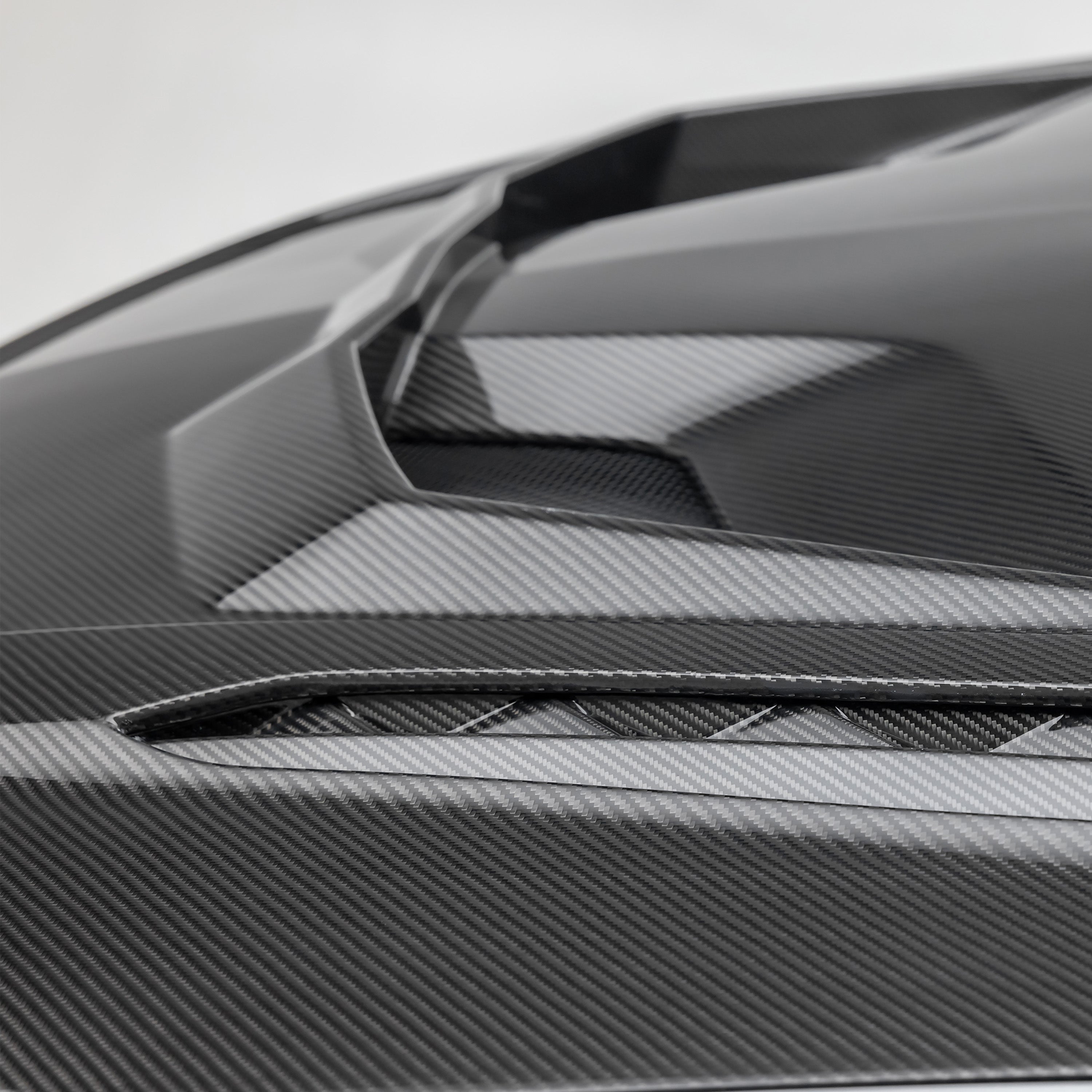 Urus Performante hood vent and weave, angled detail