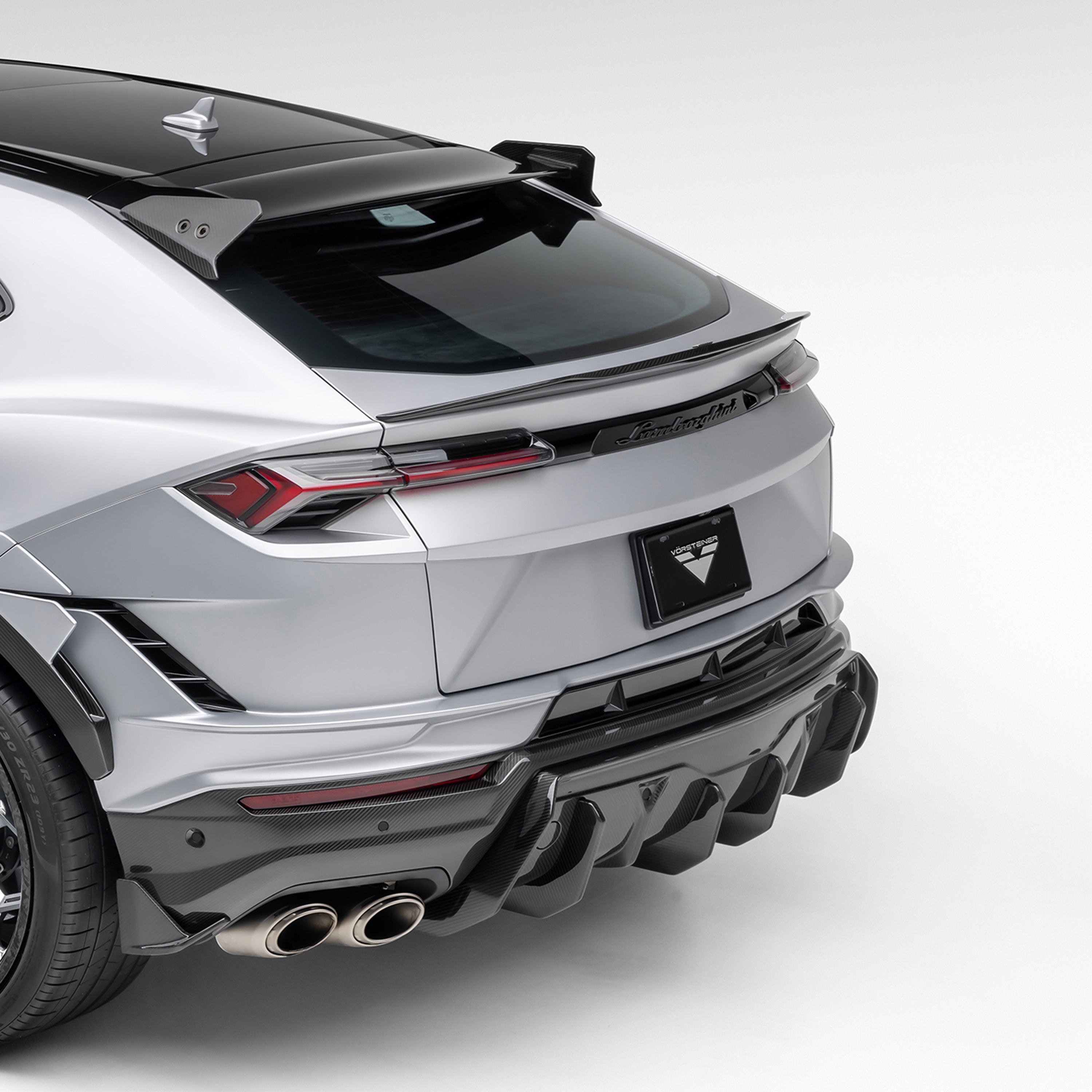 Urus diffuser from above, high rear 3/4 view
