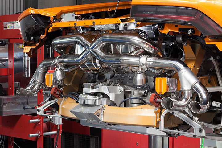 Capristo valved exhaust installed on a Lamborghini Huracan engine on lift