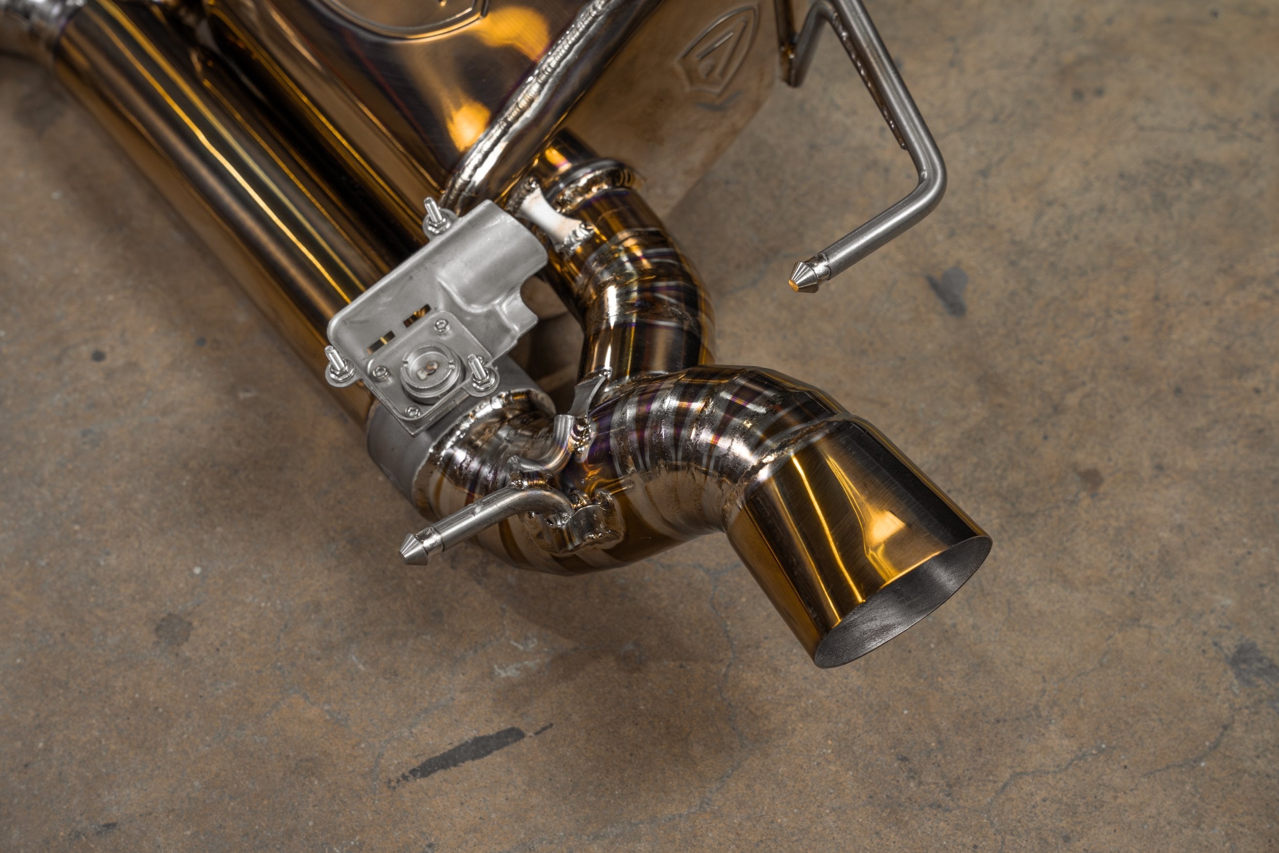 Valvetronic Designs Valved Exhaust AMG GT63 X290 manufacturer gallery: valve actuator, rear branch and single outlet