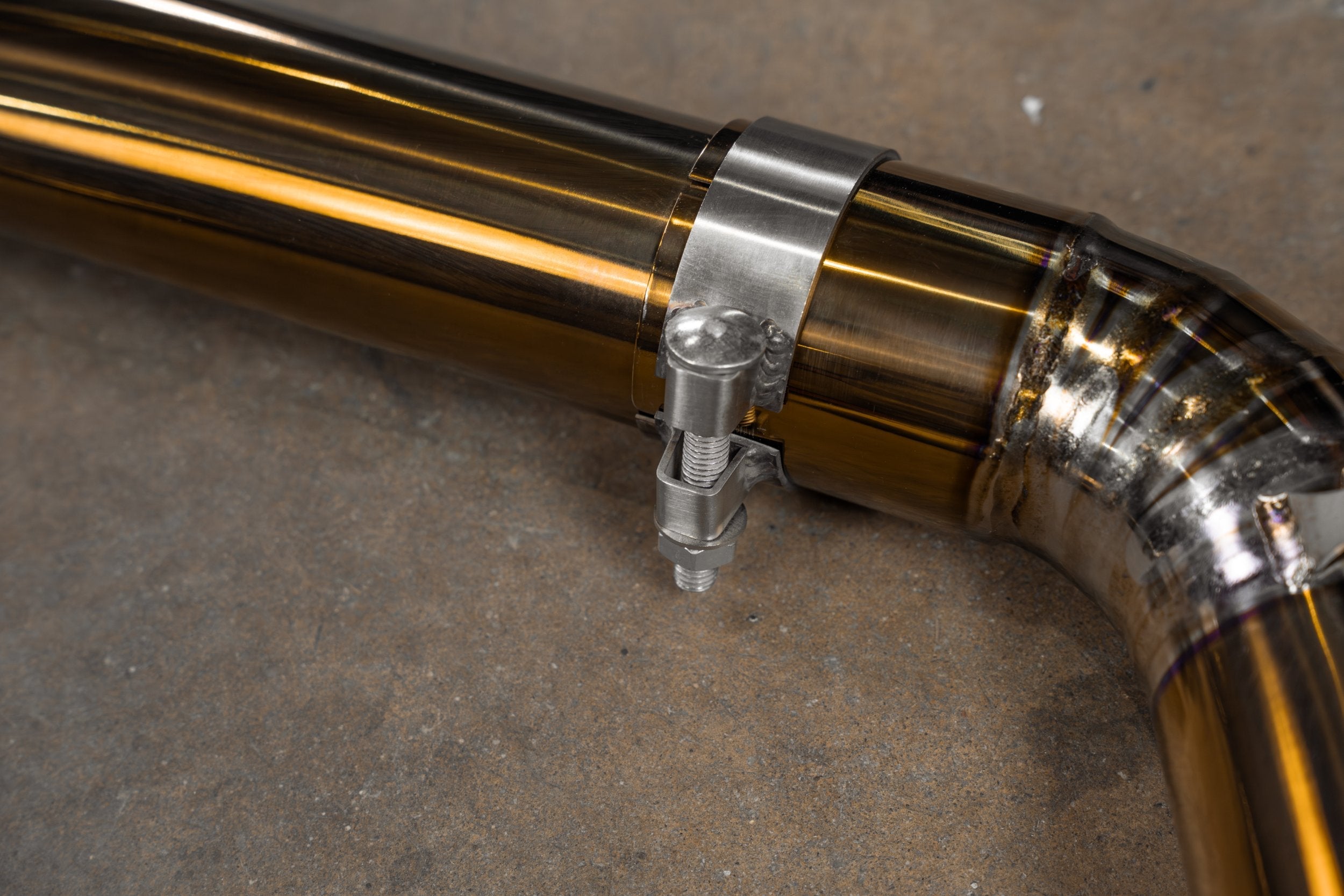 Valvetronic Designs Valved Exhaust AMG GT63 X290 manufacturer gallery: clamp joining a straight pipe to a segmented bend