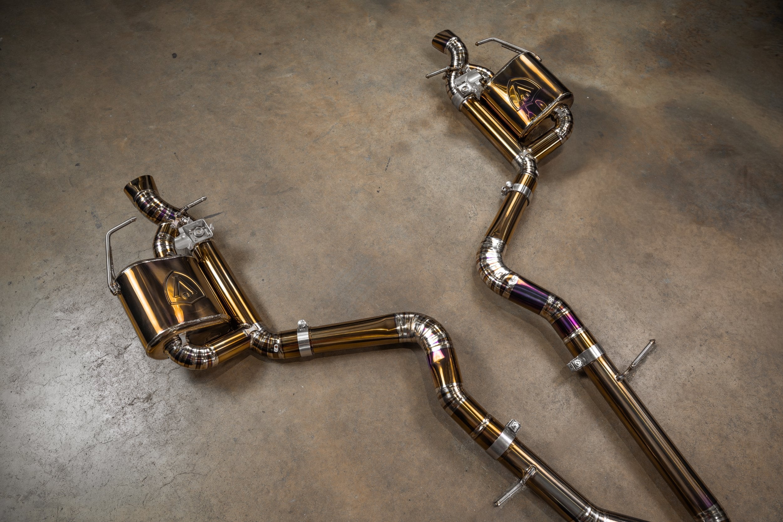 Valvetronic Designs Valved Exhaust AMG GT63 X290 manufacturer gallery: two rear muffler branches viewed diagonally