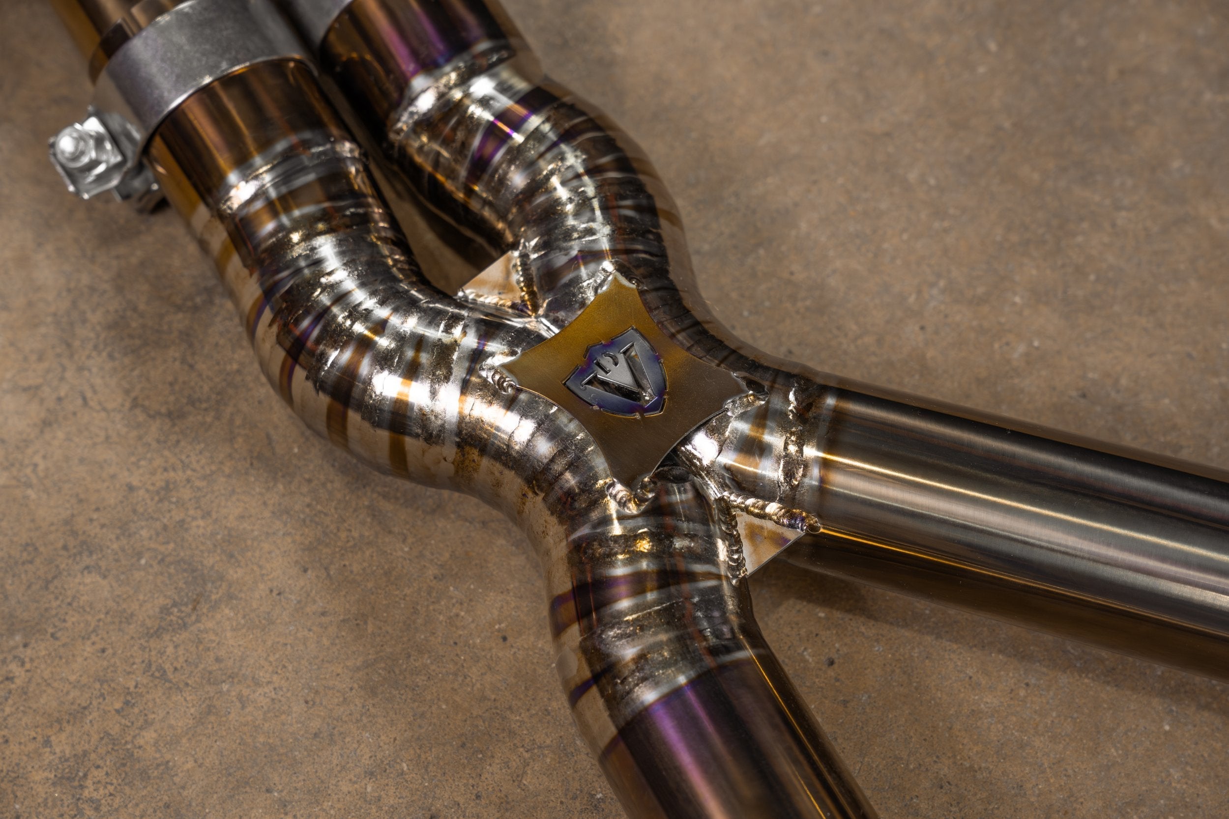 Valvetronic Designs Valved Exhaust AMG GT63 X290 manufacturer gallery: central crossover viewed from the opposite angle