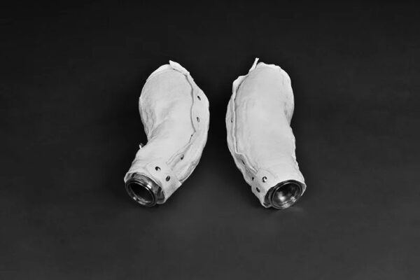 close view of Capristo Sports Cats 250 Cell (with Heat Blankets) for Maserati MC20 2020-2025 with black background