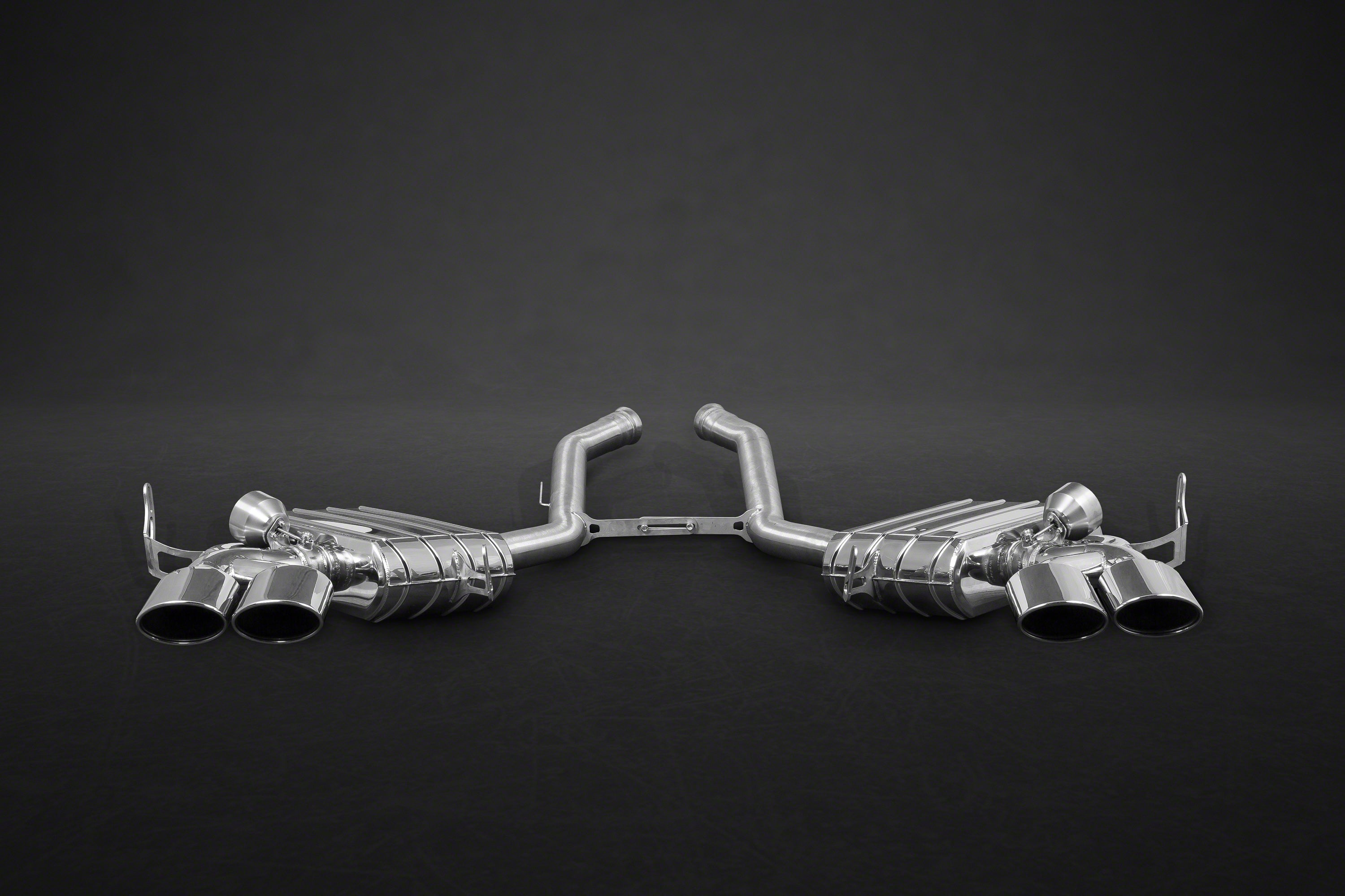 Capristo valved mufflers with polished stainless tips for the Mercedes-AMG ML63 W164, rear view