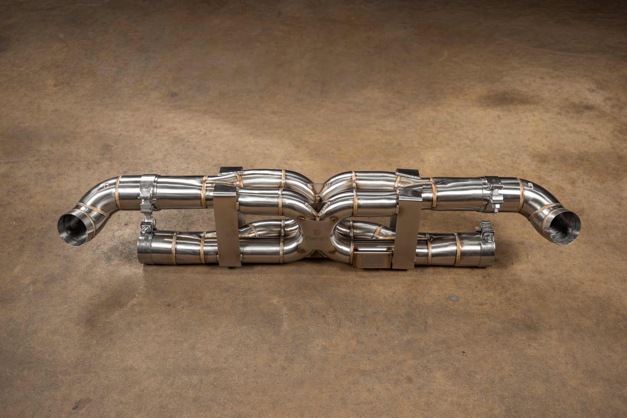 Valvetronic Designs F1 Exhaust Porsche 991.2 GT2 RS manufacturer gallery: complete rear exhaust viewed from the opposite side