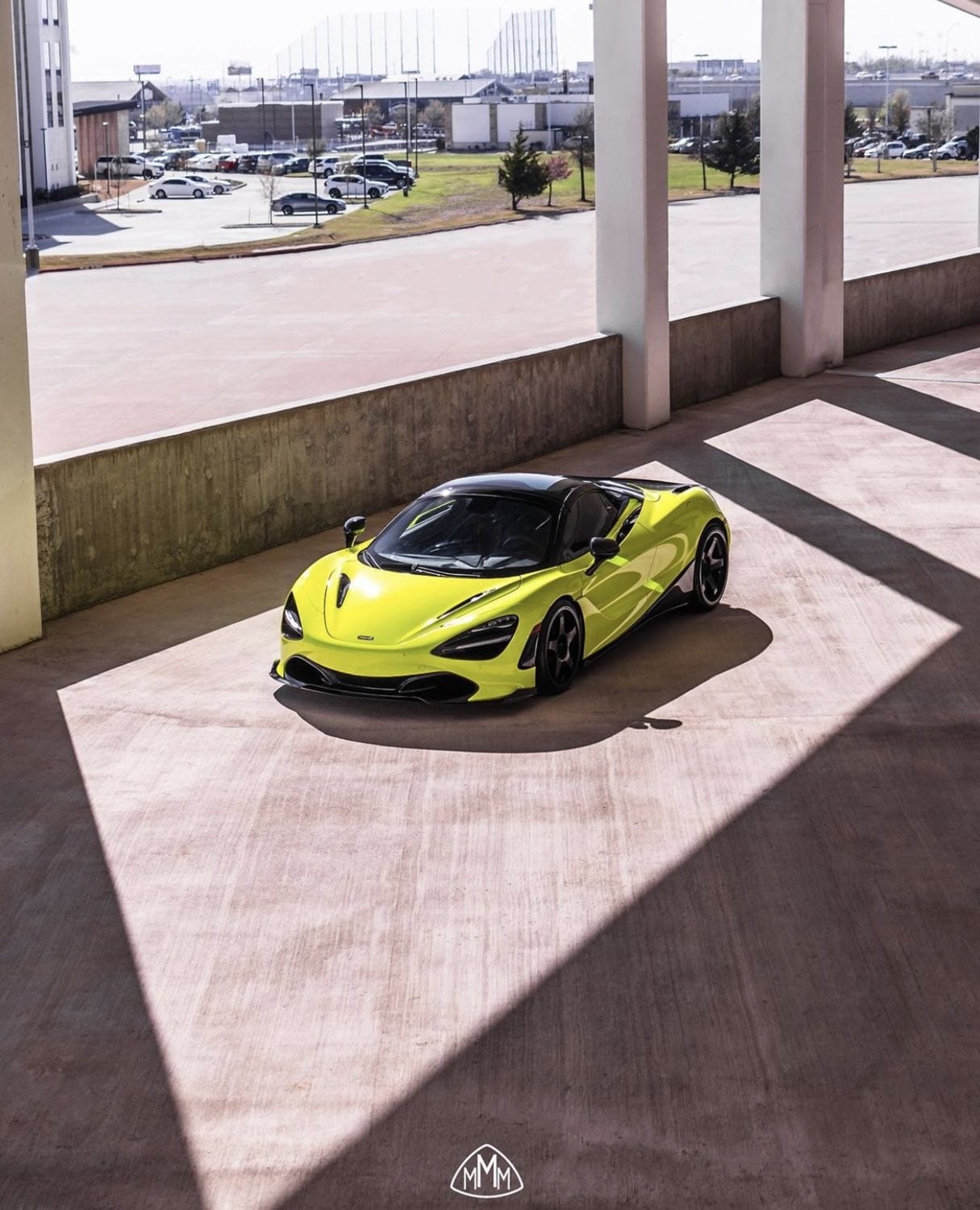 Lime McLaren 720S with the V1 complete aero kit from above
