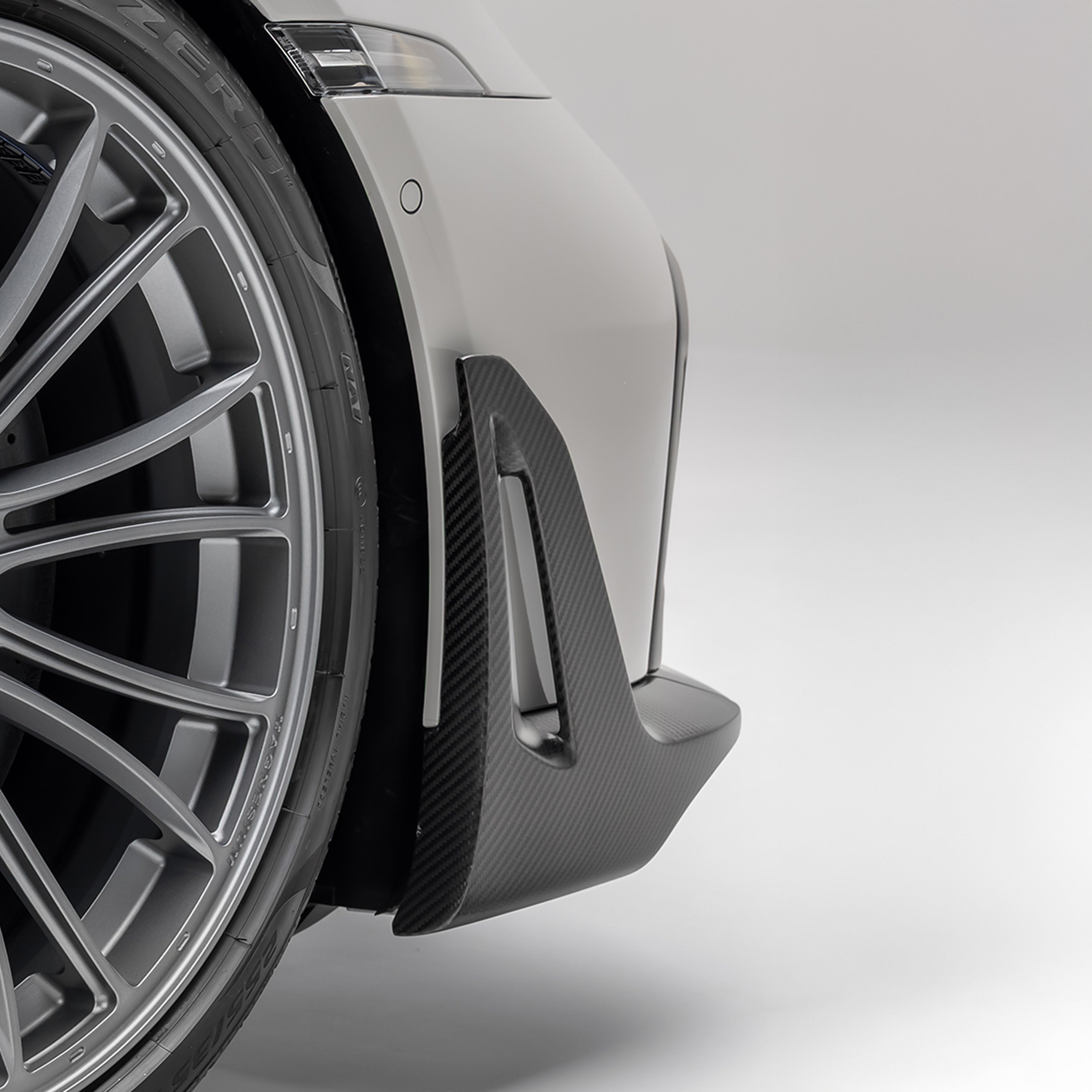 992 Turbo S front winglet by wheel arch, angled detail