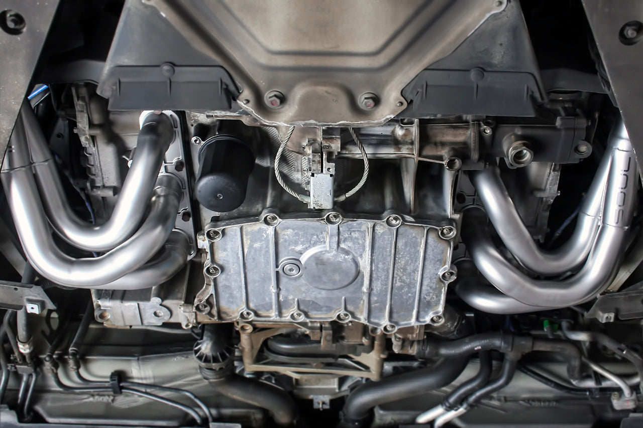 Soul 987.1 Boxster / Cayman competition headers: headers installed beside the engine