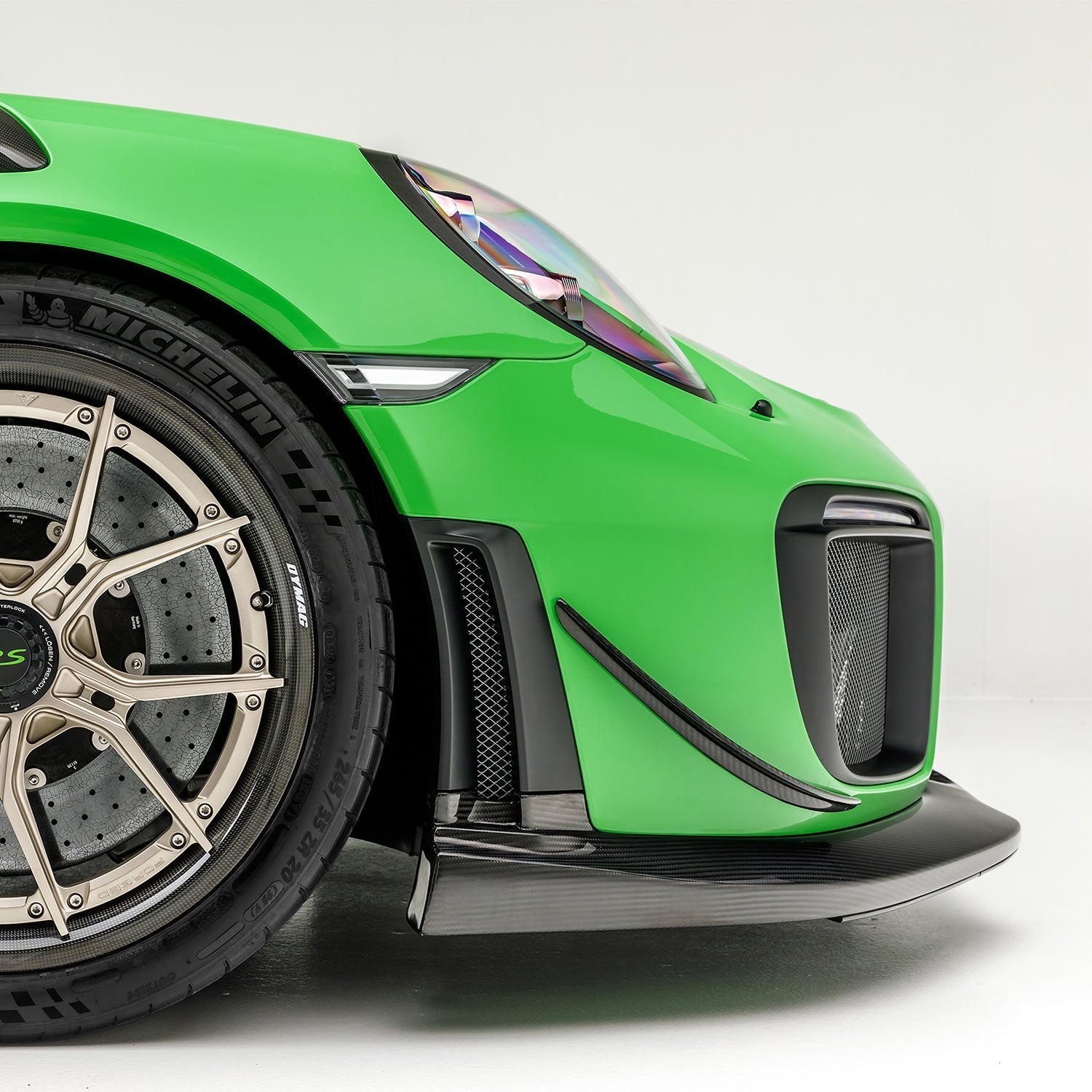 GT2 RS front wheel and EVO spoiler, side close-up