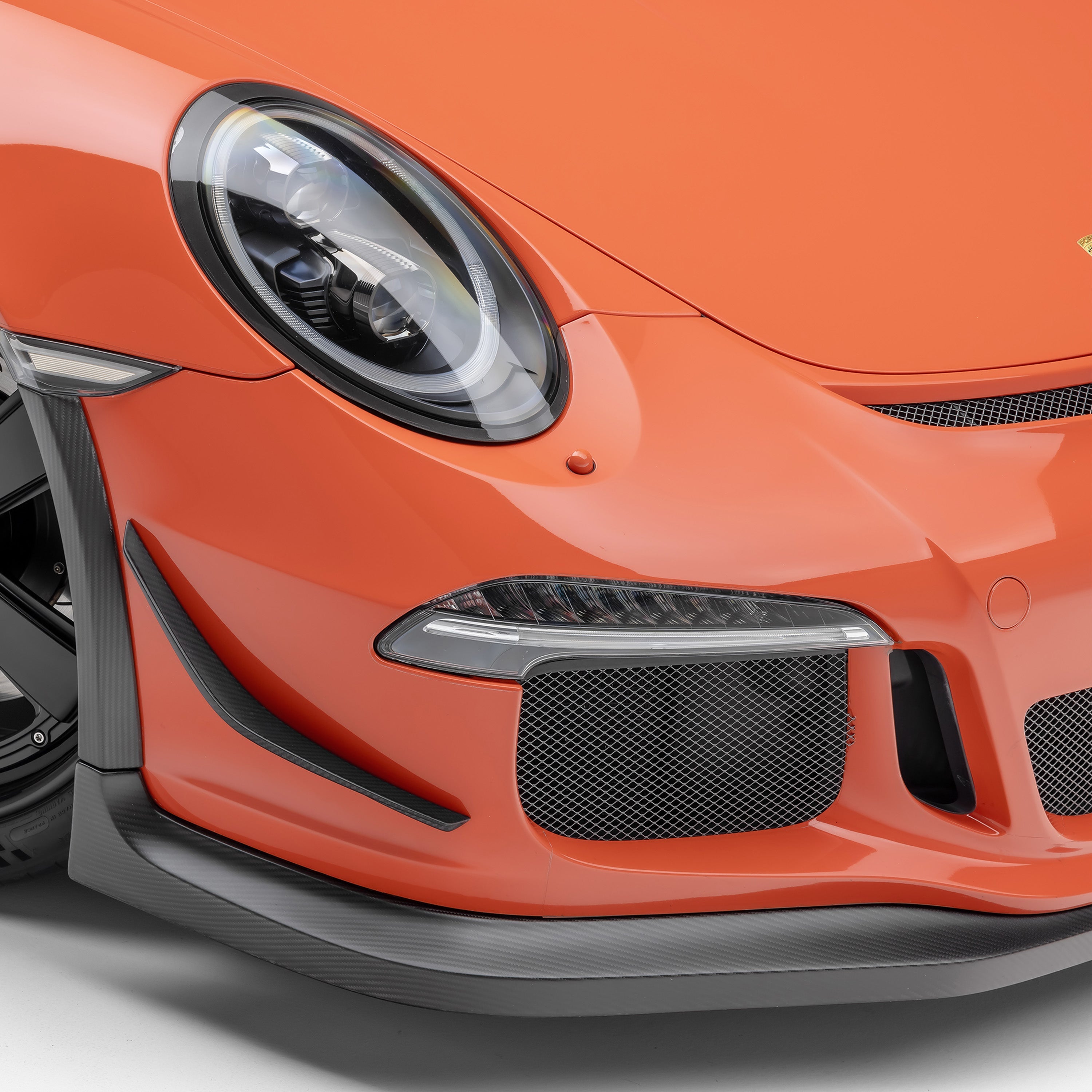 GT3 RS front apron under headlight, angled close-up