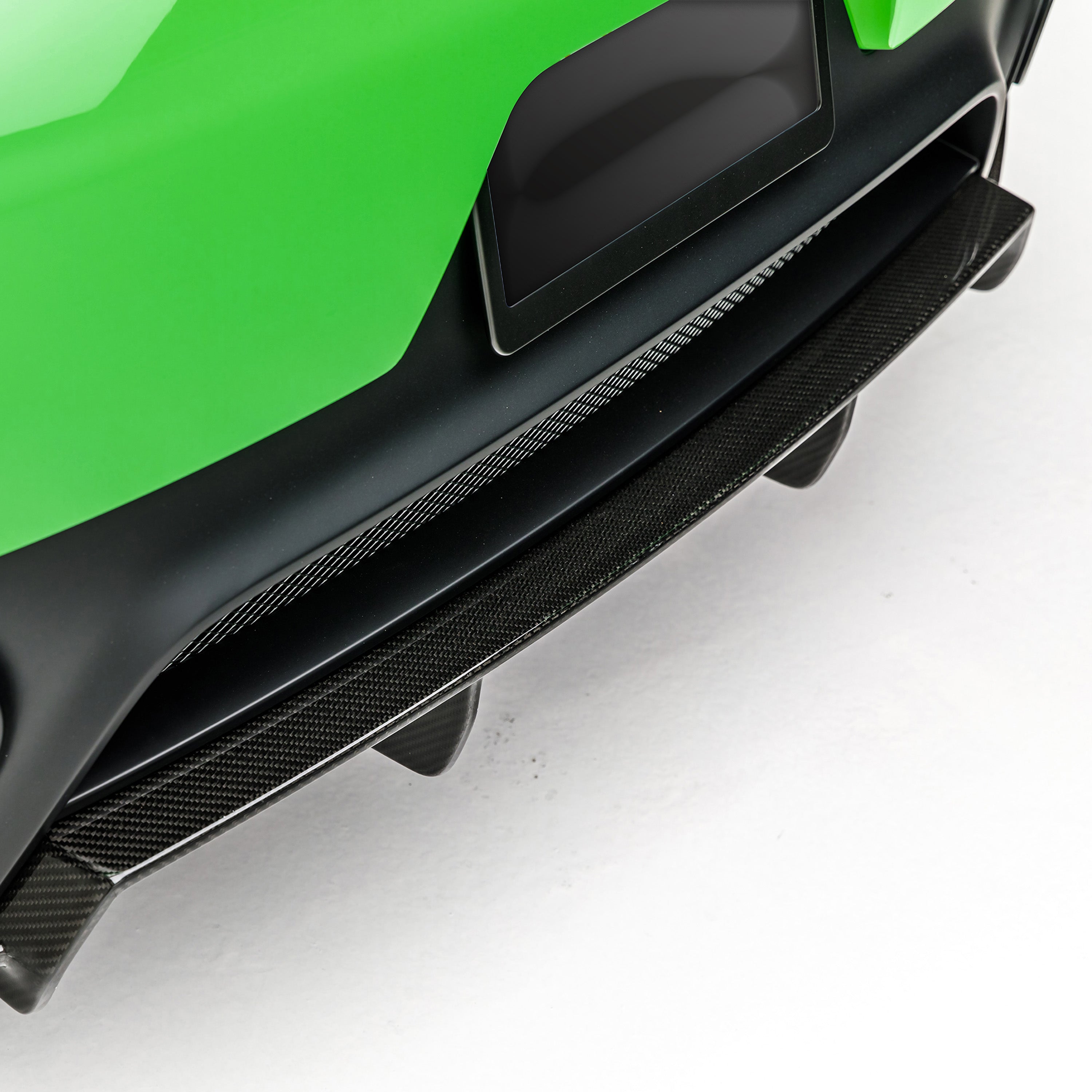 EVO diffuser edge on green GT2 RS, low side angle