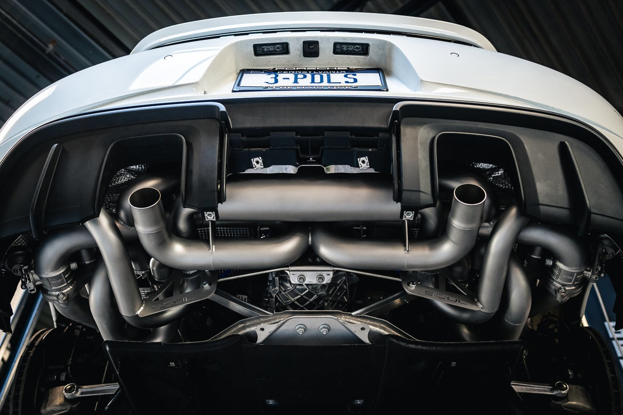 Soul 718 GT4 / Spyder / GTS valved exhaust system: package installed, rear view from below