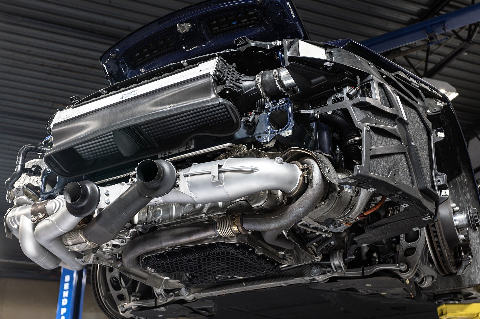 Soul 992.2 Carrera GTS catted / catless downpipes: downpipe installed beside the turbo