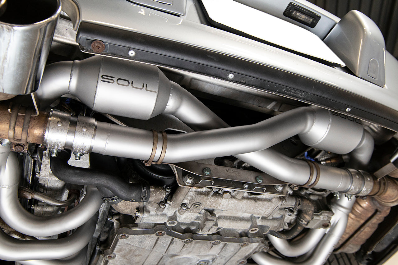 Soul 996 Carrera sport cats / cat bypass pipes: sport cats installed, view from below