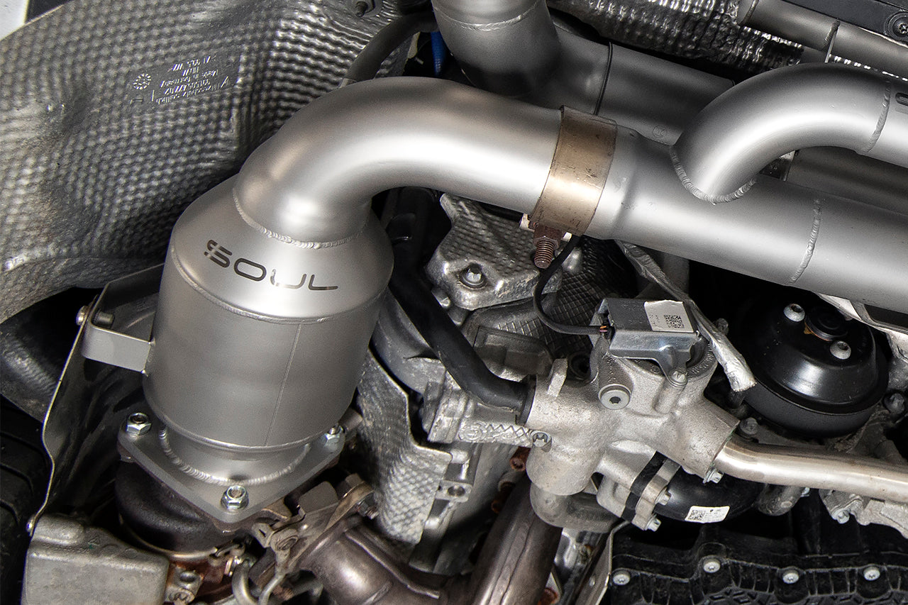 Soul 991.2 Carrera non-PSE street package: sport cat installed beside the turbo