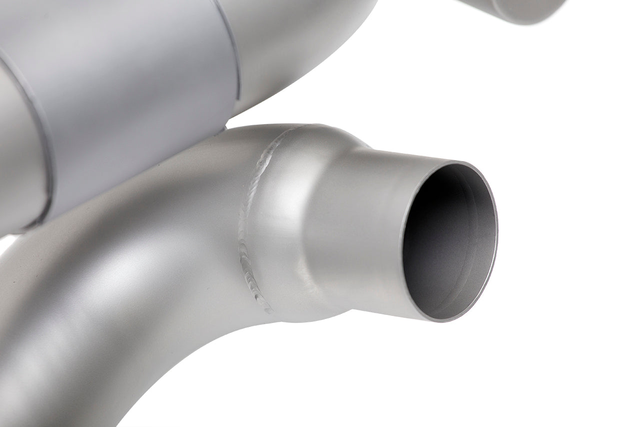 Soul 996 Turbo competition x-pipe exhaust system: close-up of an outlet pipe