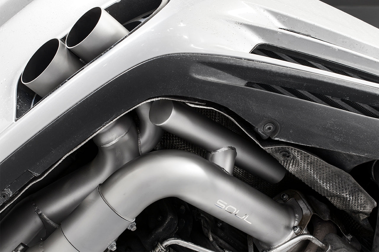 Soul 997.1 Turbo competition x-pipe exhaust system: close-up of installed tips