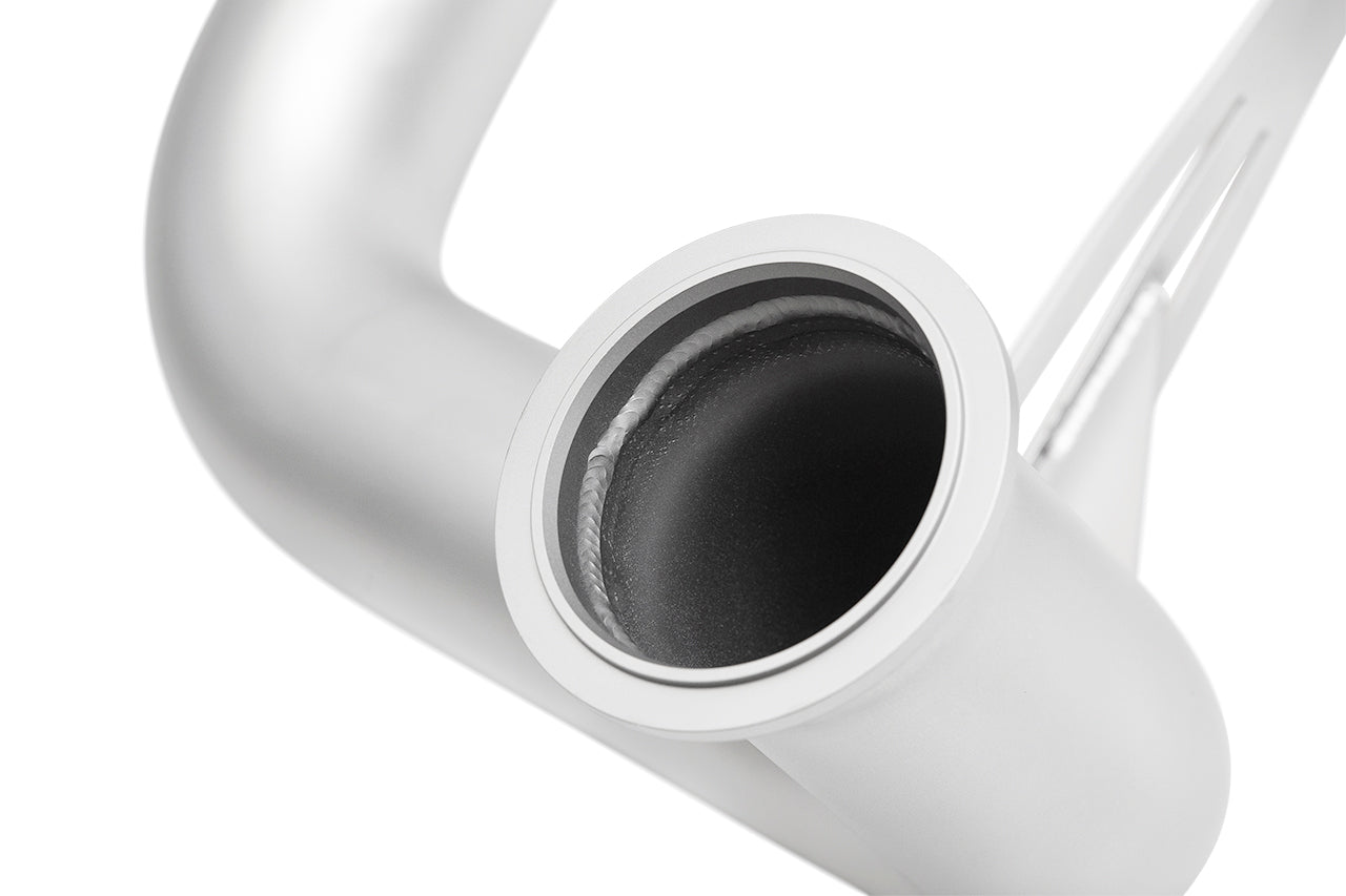 Soul R8 V10 2020-2023 race exhaust system: close-up of a pipe outlet