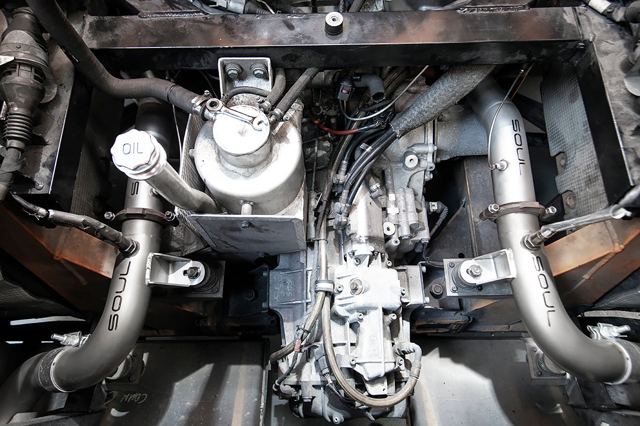 Soul Gallardo LP560 cat bypass pipes: bypass pipes installed in the engine bay