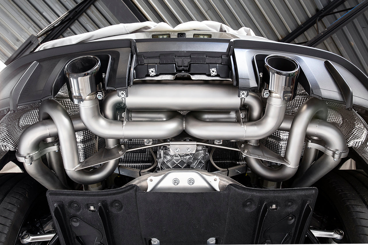 Soul 718 GT4 Clubsport sport package: package installed, rear view from below