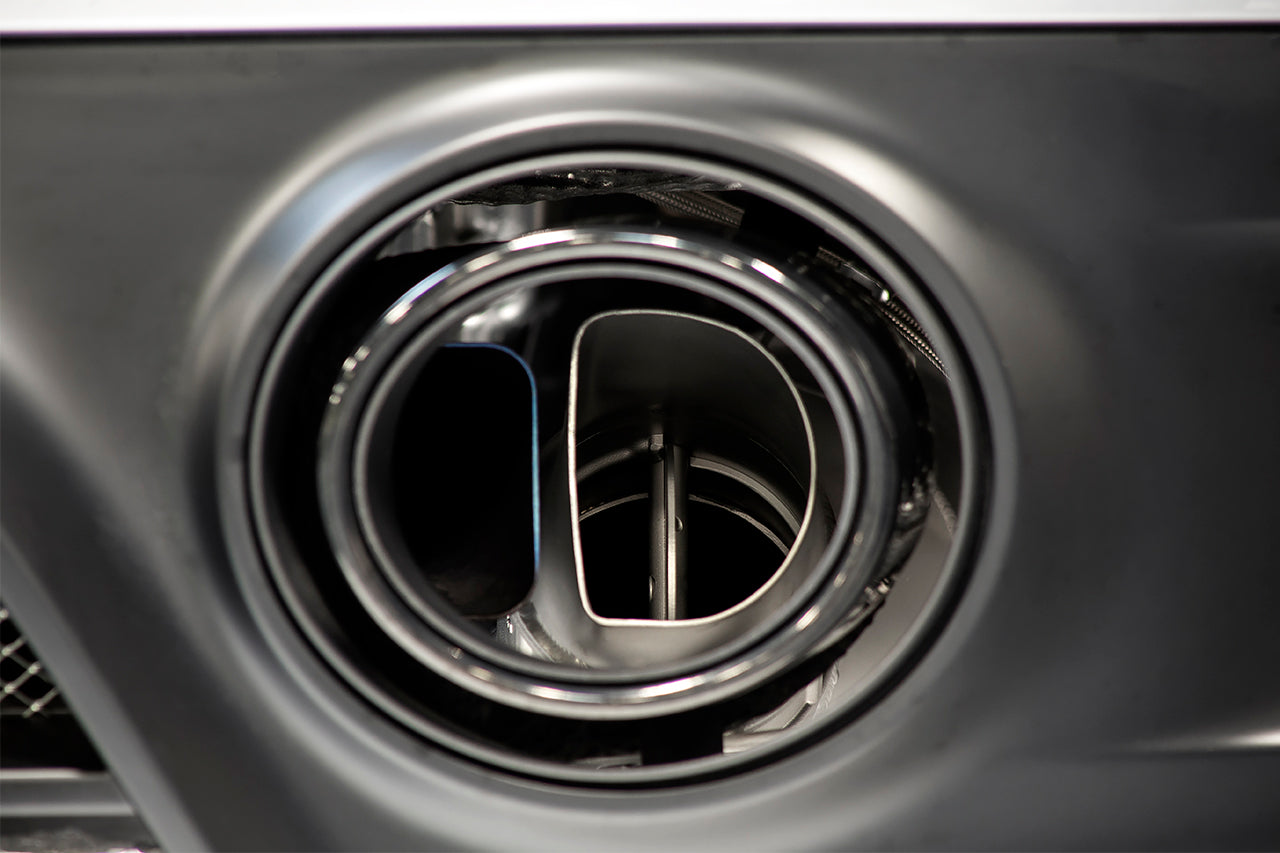 Soul 991.2 GT2 RS sport cats / cat bypass pipes: close-up of the installed outlet