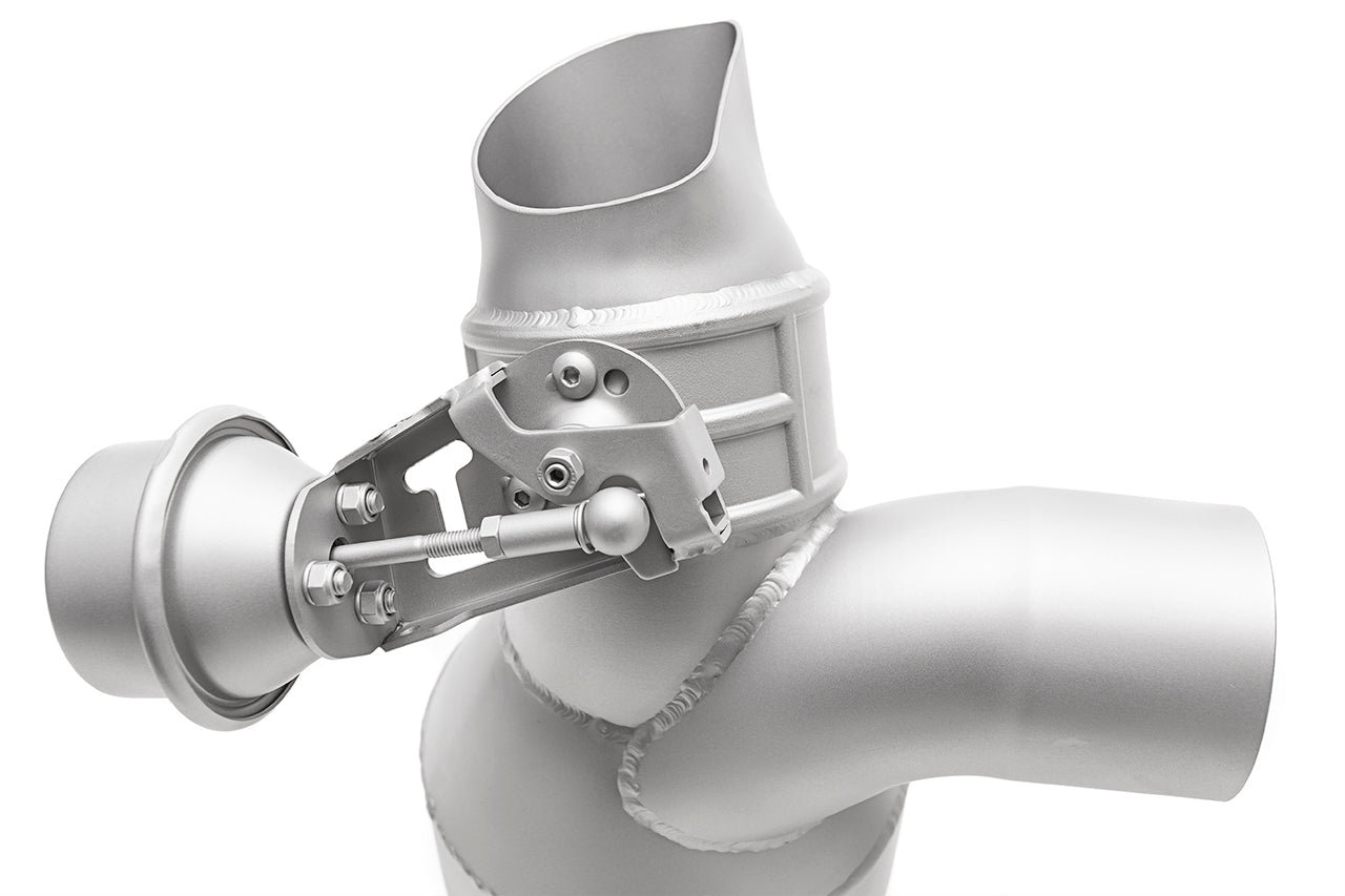 Soul 991.2 GT2 RS sport cats / cat bypass pipes: close-up of a bypass pipe with valve