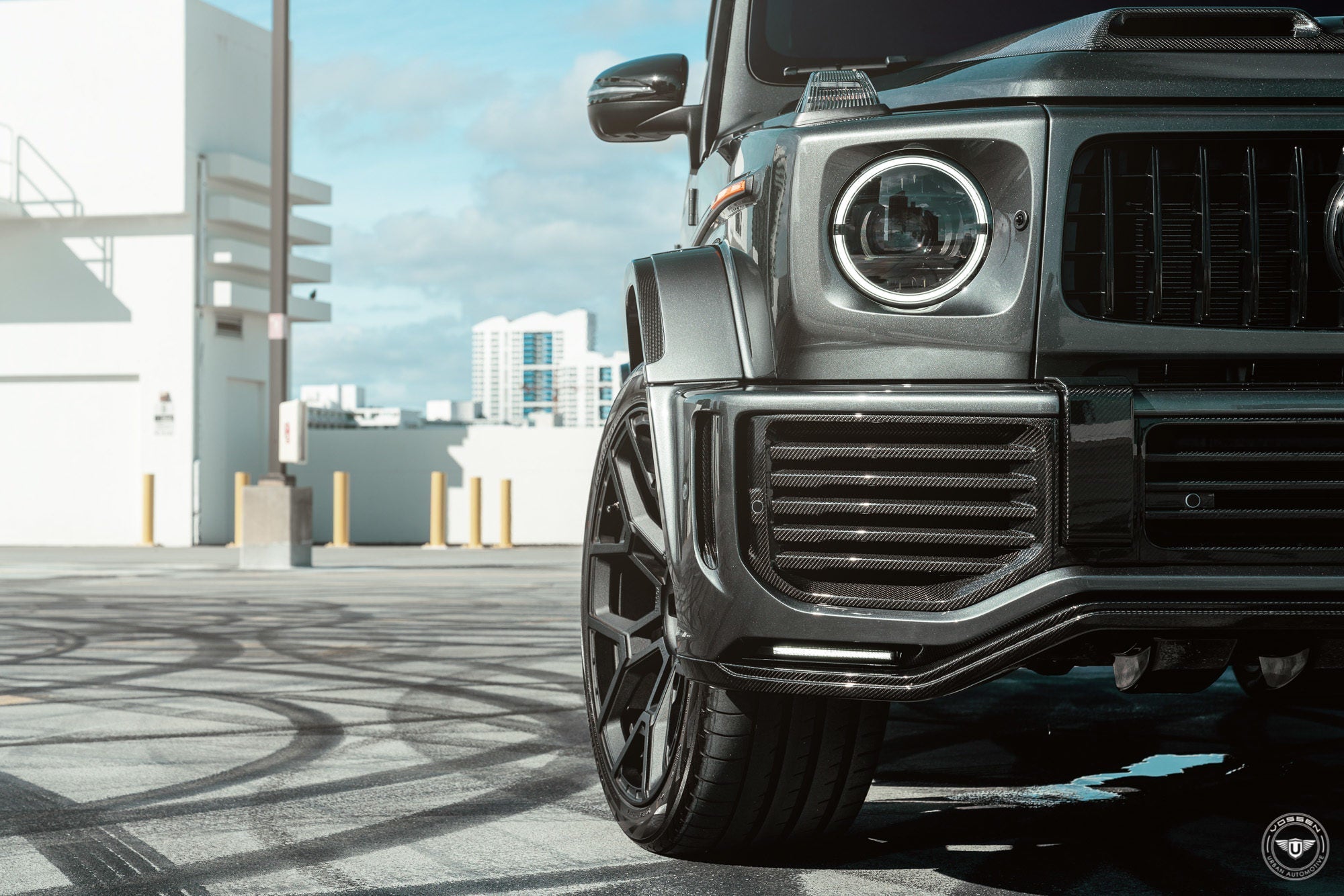 Front close-up of the Urban Widetrack G63 bullnose hood and bumper