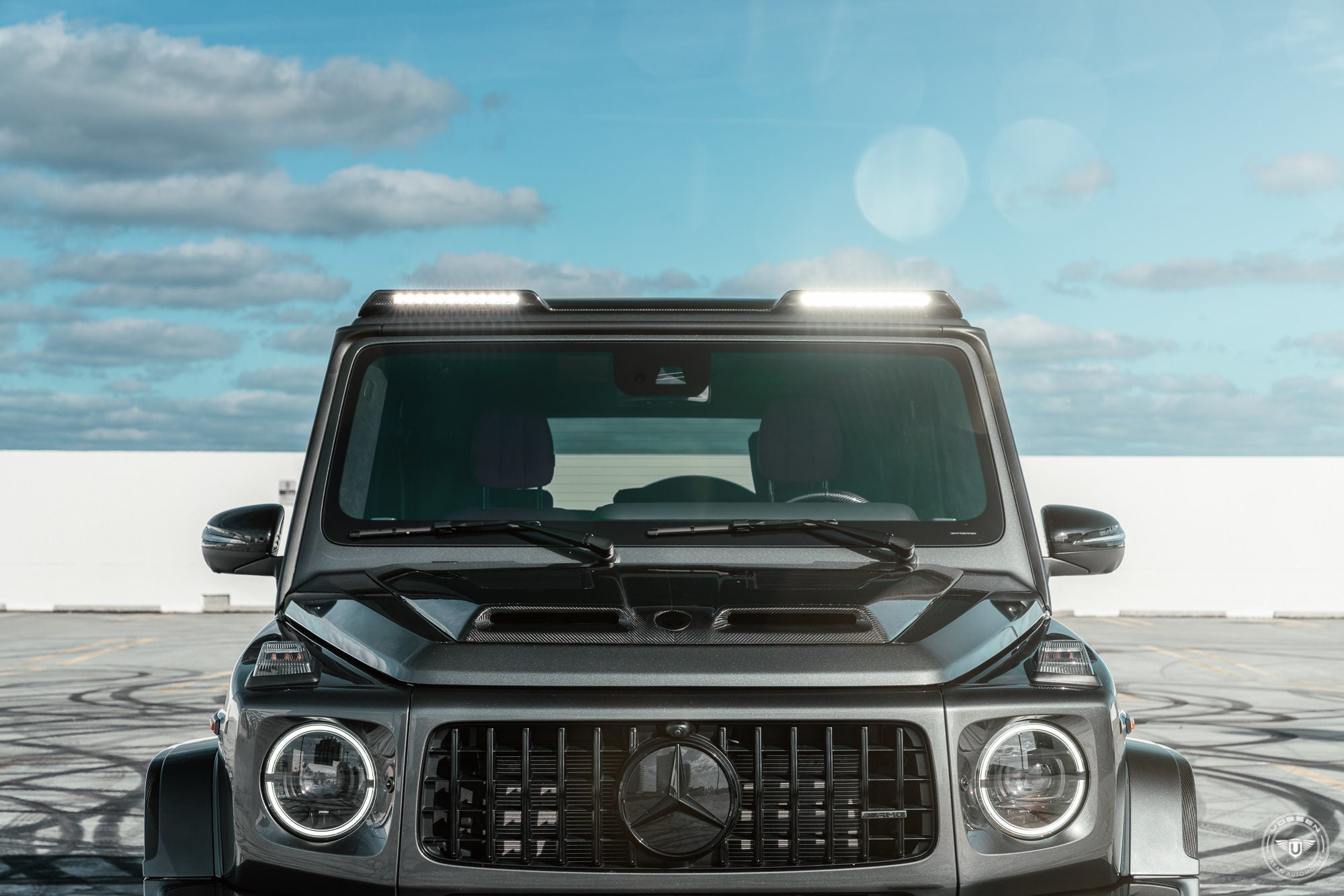 Front view of the Urban Widetrack G63 W463A with roof light bar