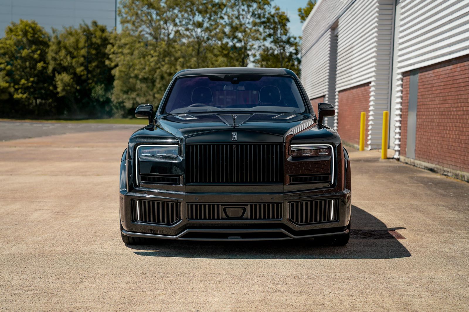 Front view of the Urban Widetrack Cullinan Series II