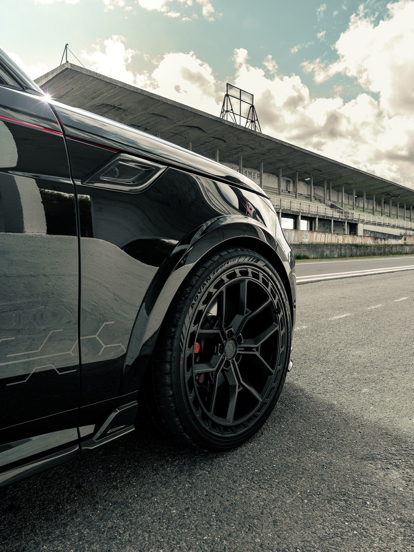 Widetrack front arch on the Urban XRS Range Rover Sport
