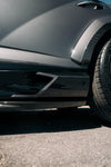 Carbon side sill and Widetrack arch on the Urban Urus SE