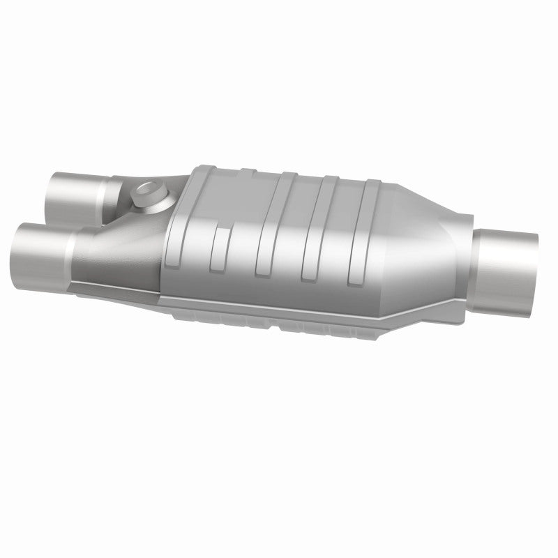 MagnaFlow 3391037 universal catalytic converter, side view of the turntable spin