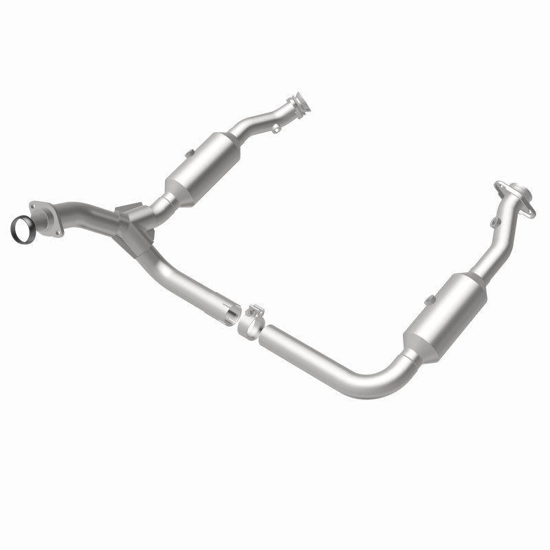 MagnaFlow 5551598 carb direct-fit catalytic converter, rear view of the turntable spin