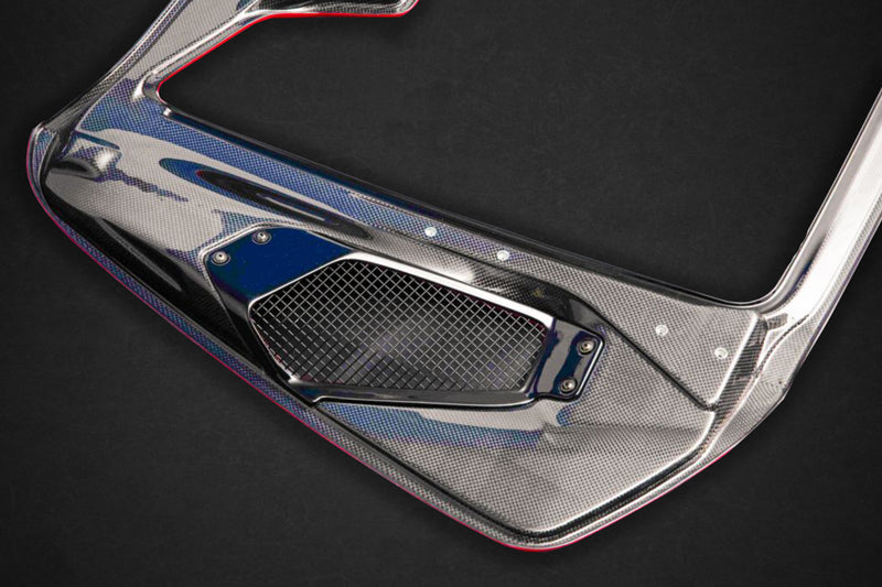 Close-up of carbon weave and mesh vent on Capristo 488 Spider Design S bonnet