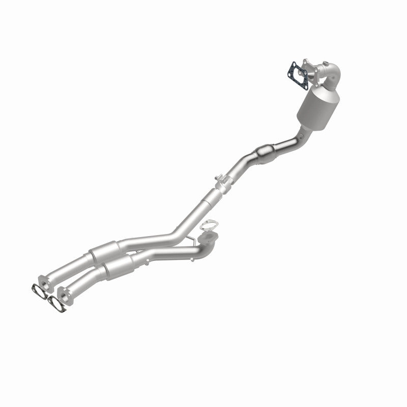 MagnaFlow 5582647 carb manifold converter, front three-quarter view of the turntable spin